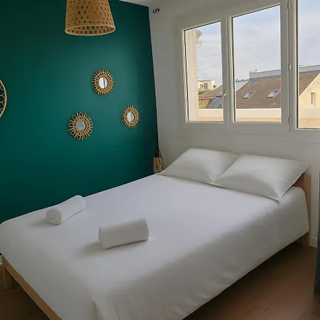 Spacieux & Parking Apartament *