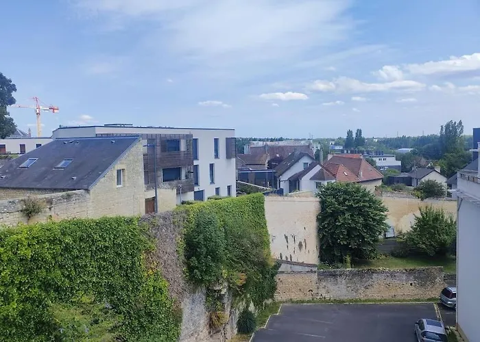 Spacieux & Parking 公寓