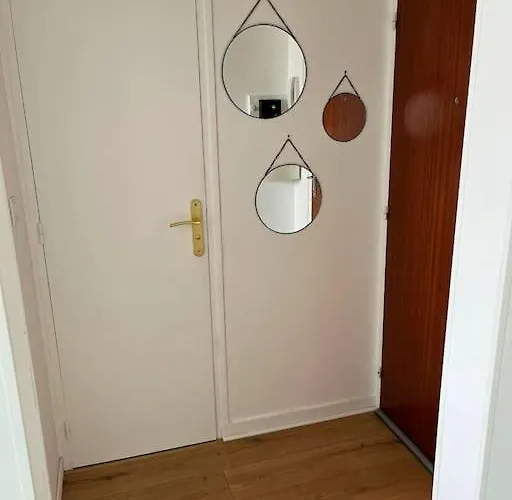 Spacieux & Parking 公寓 *