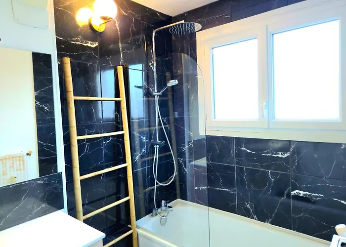 Spacieux & Parking 公寓